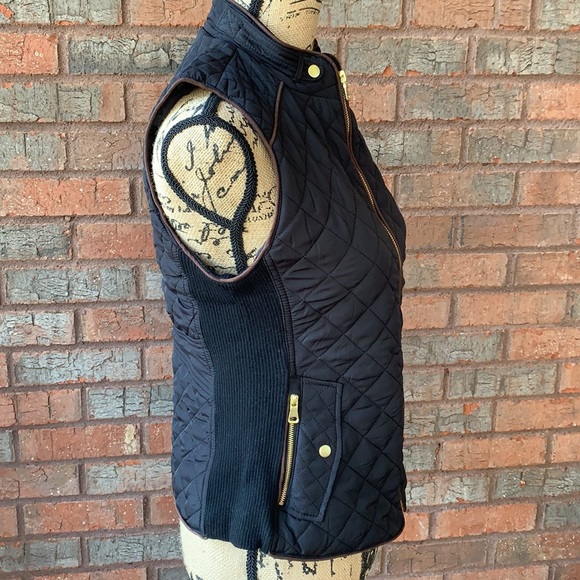 Black Quilted Vest (M) - Picture 3 of 9